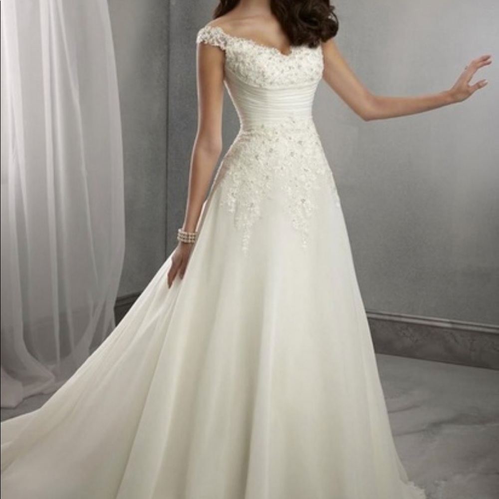 Wedding dress